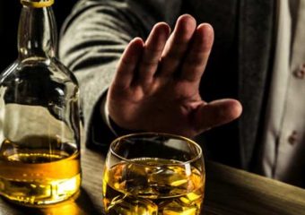 ALCOOLISMO E DEPENDÊNCIA QUÍMICA NO TRABALHO