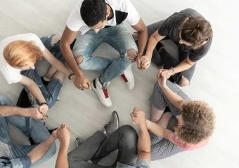 Clínicas para dependentes químicos e reabilitação / recuperação na dependência química e alcoólica