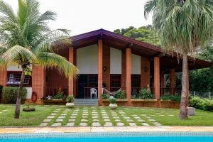TRATAMENTO DE DEPENDENTES QUÍMICOS